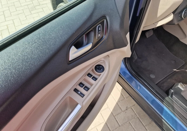 Ford Escape cena 69900 przebieg: 151000, rok produkcji 2018 z Giżycko małe 704